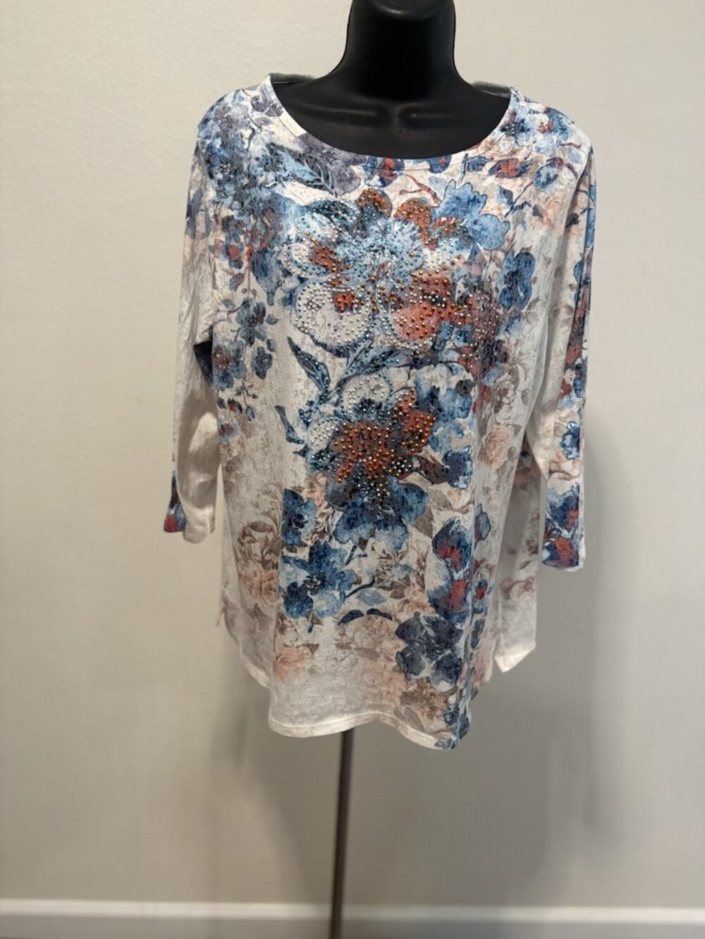 Lauren  Scott V Neck Pull Over Top Women XL 3/4 Sleeve Floral Bling Accents